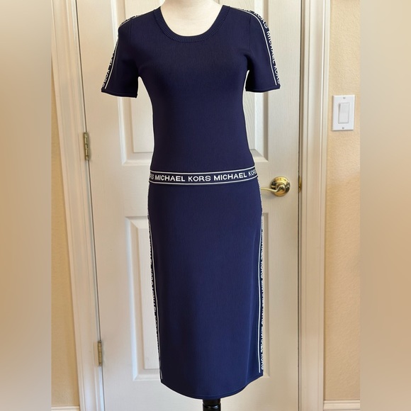 MICHAEL MICHAEL KORSLogo Tape Stretch-Viscose Pencil Skirt & Cropped T-Shirt